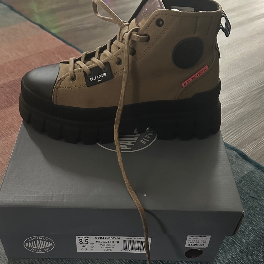 Palladium Tan and Black Lace Up Boots